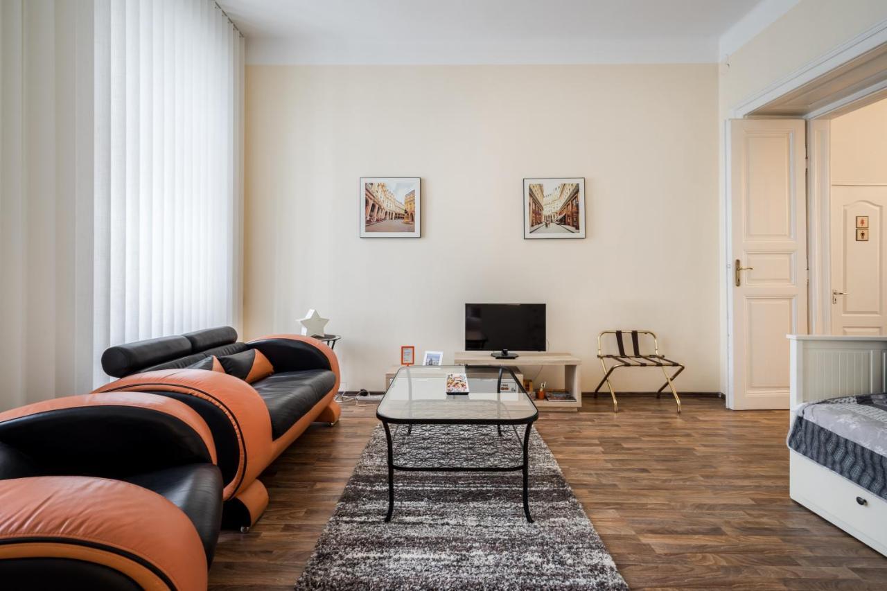 Pyvo Street Home With Balcony By Nw Budapest Exterior photo